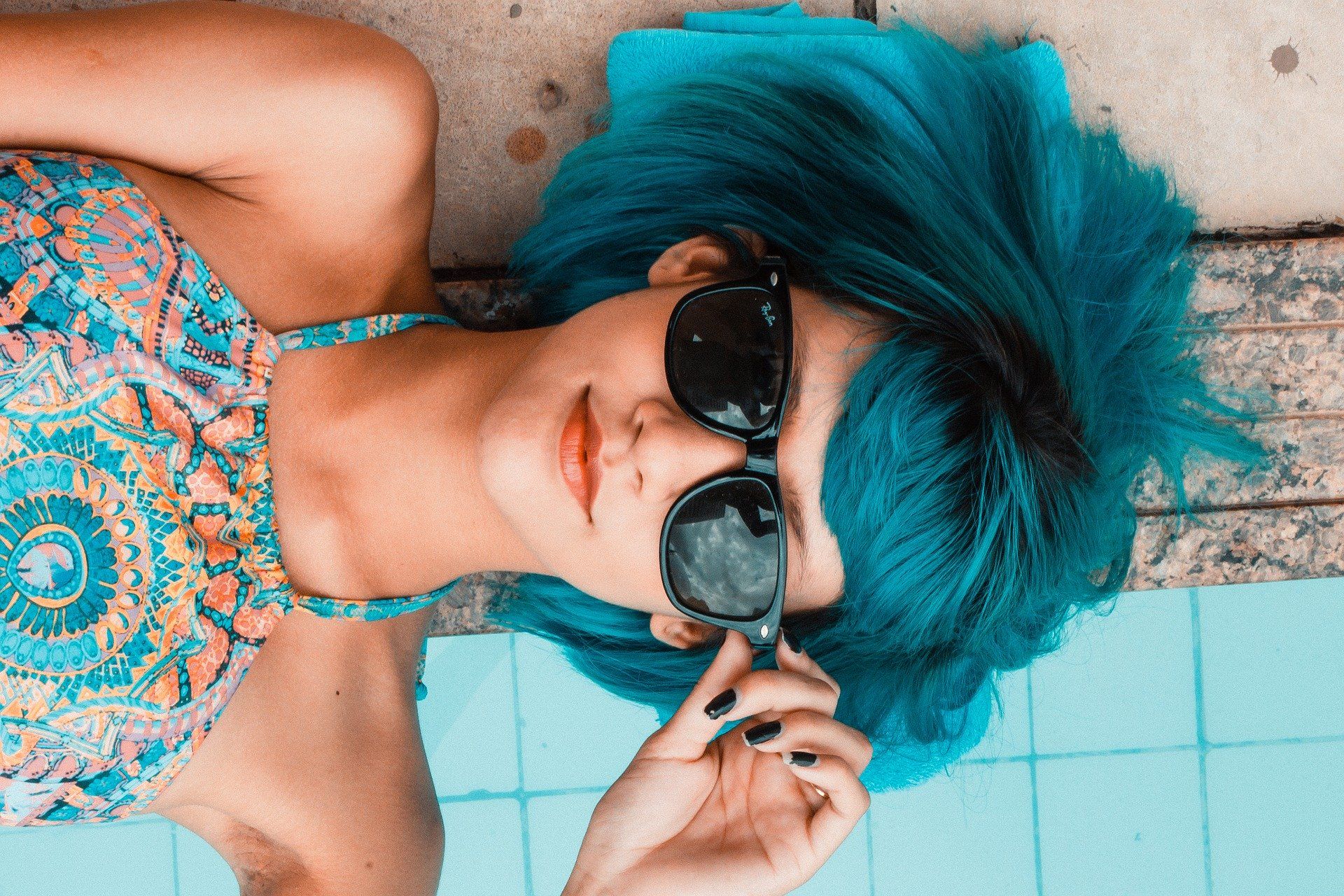 https://images.ctfassets.net/atupprxuq58o/3l5sbrmVC1WFiJQDVavn7U/d492a4414f8c75c65b7e0cebc8d203a6/blue-2705642_1920.jpg